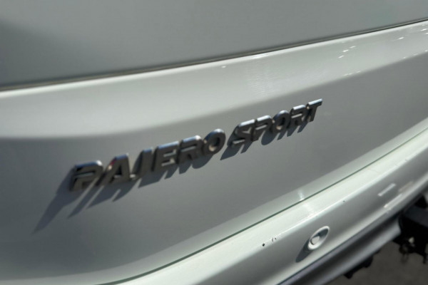 2017 Mitsubishi Pajero Sport QE GLS SUV Image 27