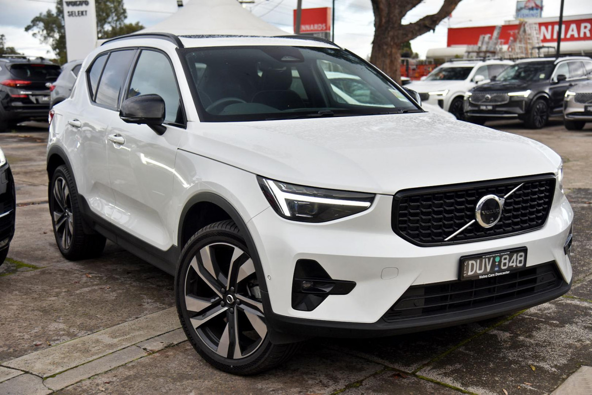 2025 MY26 Volvo XC40 XZ Ultra B4 Dark SUV