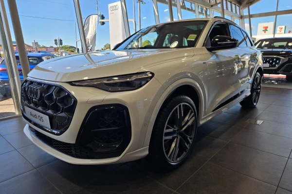 2026 MY25 Audi Q5 GU e-hybrid 270kW SUV Image 3