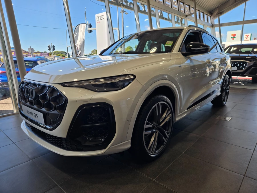 2026 MY25 Audi Q5 GU e-hybrid 270kW SUV Image 3