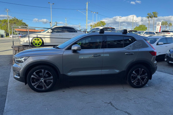 2020 Volvo XC40 XZ T4 Inscription SUV Image 9