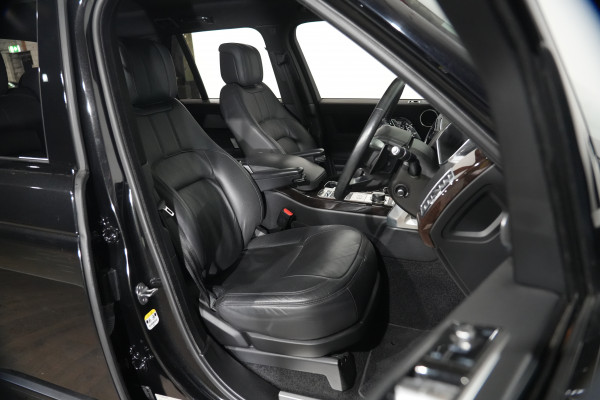 2019 Land Rover Range Rover L405 SDV8 Vogue SE SUV Image 29
