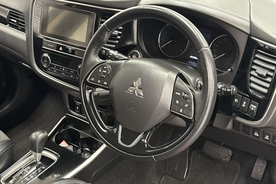 2019 Mitsubishi Outlander ZL LS SUV Image 17