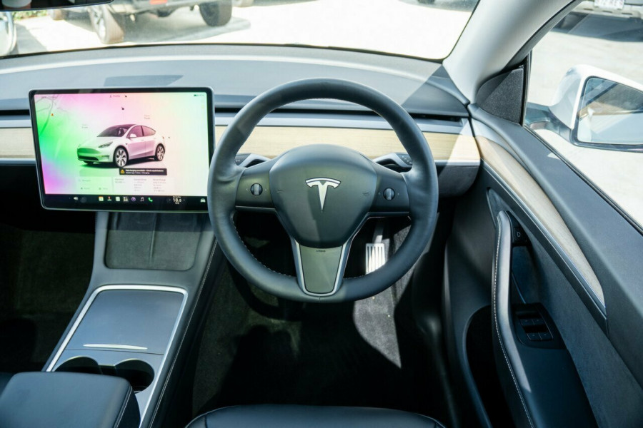 2023 Tesla Model Y  Long Range Wagon Image 11