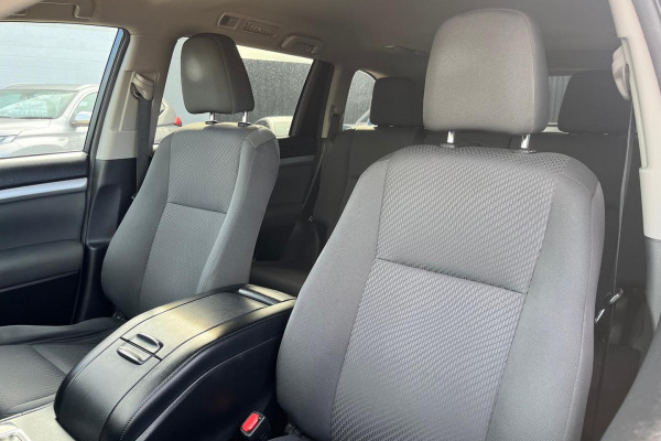 2017 Toyota Kluger GSU55R GX SUV Image 12