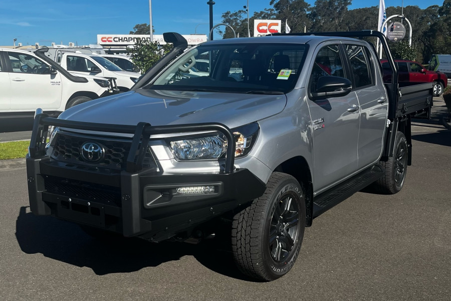 2025 MY24 Toyota HiLux GUN126R SR 48V Cab Chassis Image 10