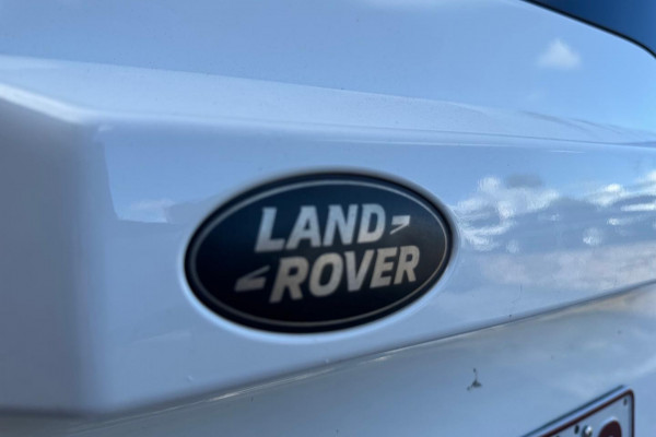 2015 Land Rover Discovery Series 4 SDV6 HSE SUV Image 24