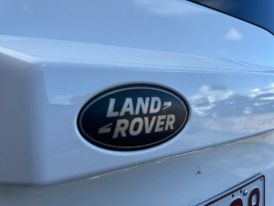2015 Land Rover Discovery Series 4 SDV6 HSE SUV Image 24