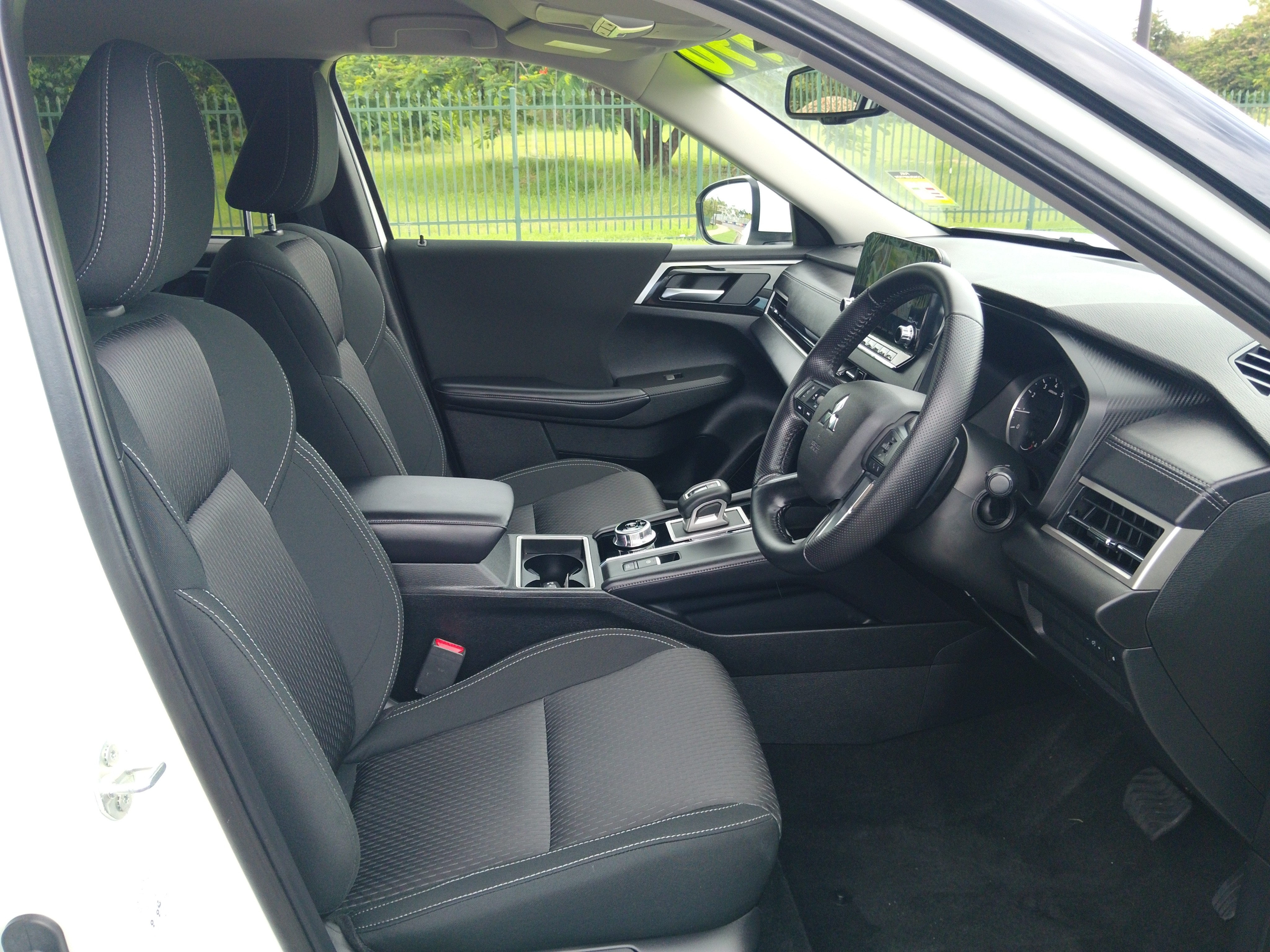 2023 MY24 Mitsubishi Outlander ZM LS SUV Image 15