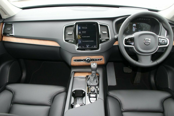 2020 MYon Volvo XC90 L Series T6 Momentum Suv Image 5
