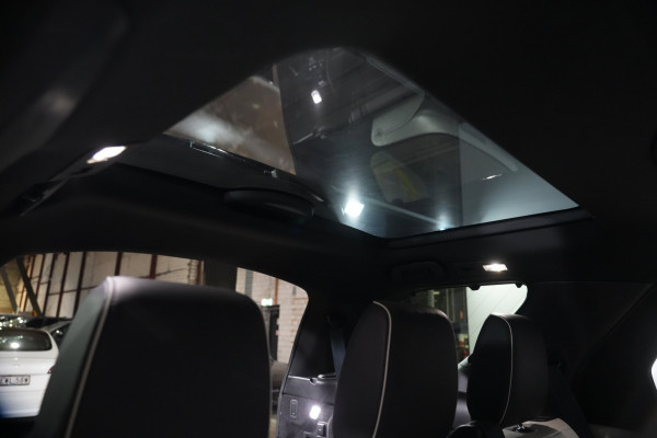 2021 Land Rover Discovery Series 5 P360 R-Dynamic HSE SUV Image 33