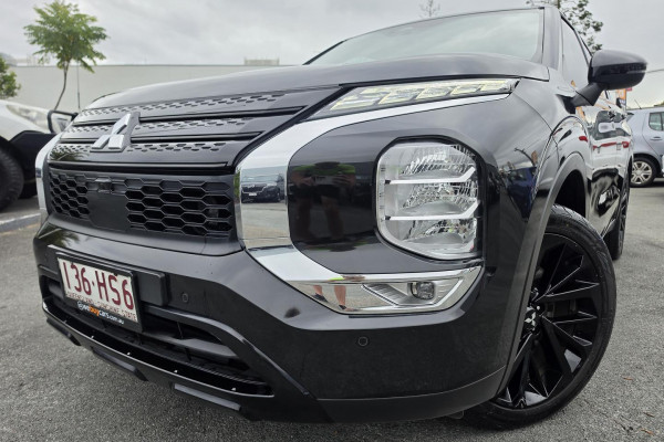 2023 Mitsubishi Outlander ZM Black Edition SUV Image 2