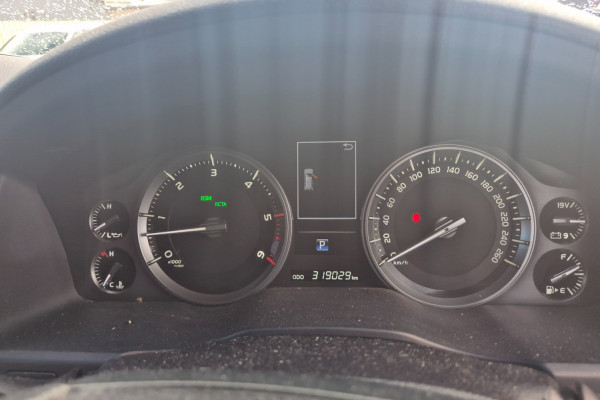 2019 Toyota LandCruiser VDJ200R VX SUV Image 21