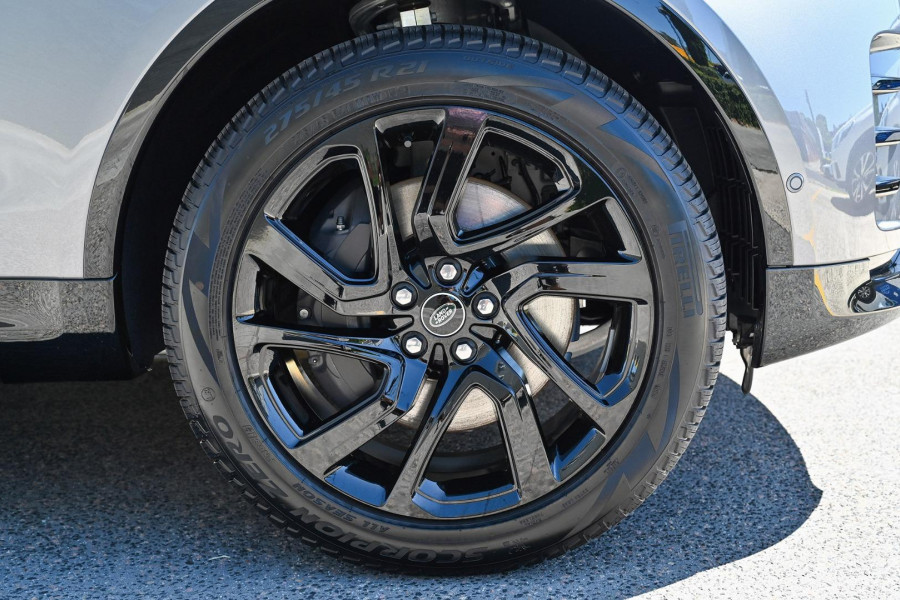 2025 Land Rover Discovery Series 5 P360 Dynamic SE SUV