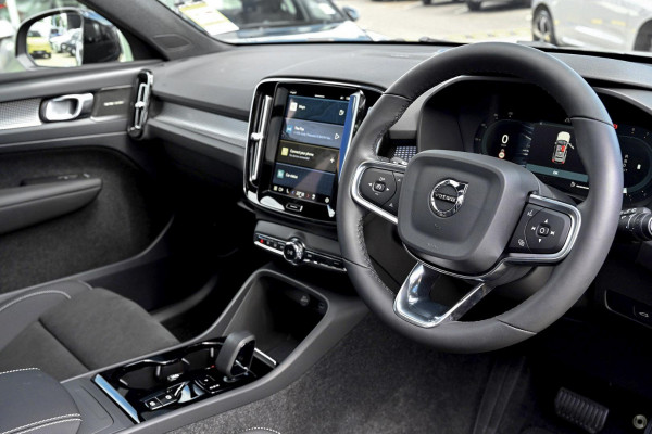 2024 MY25 Volvo XC40 XZ Black Edition SUV Image 5