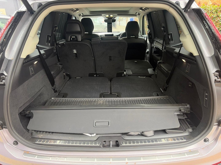 2025 MY26 Volvo XC90 L Series Ultra B5 Dark SUV Image 5