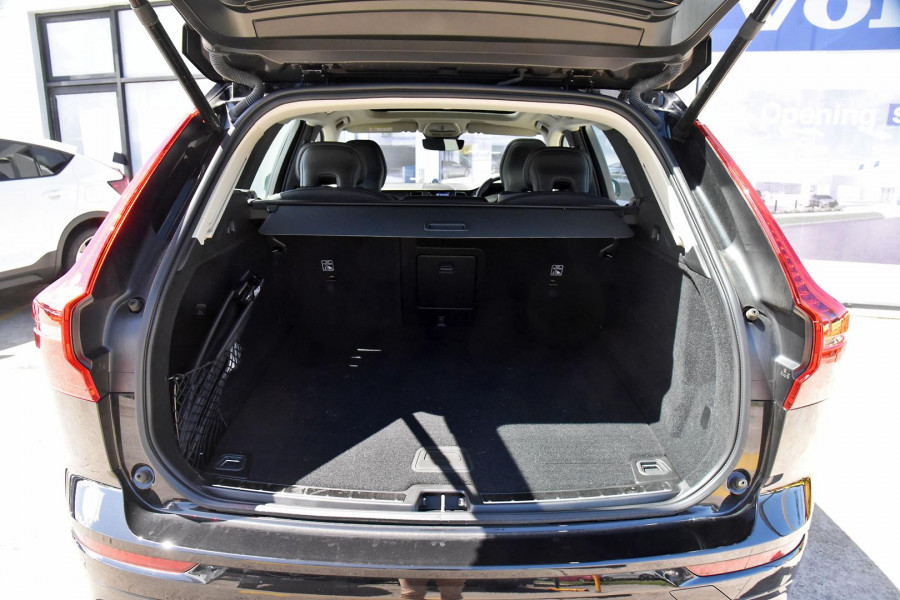 2023 Volvo XC60  Ultimate B6 Dark SUV Image 21
