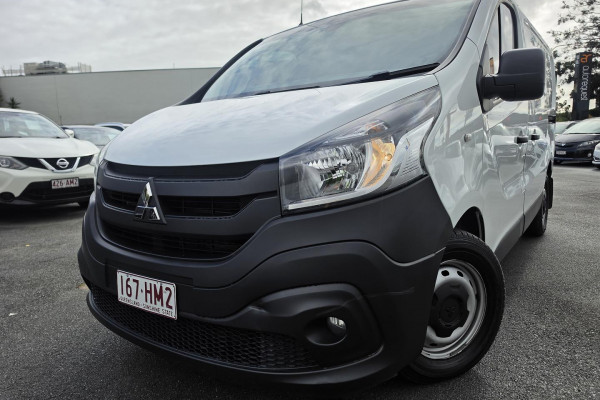 2021 MY22 Mitsubishi Express SN GLX Van Image 2
