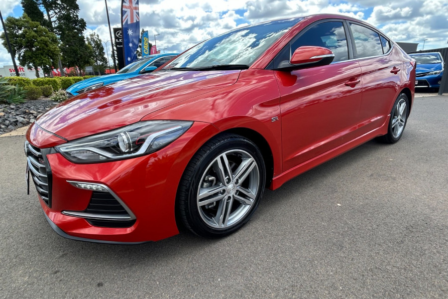 2016 MY17 Hyundai Elantra AD SR Sedan Image 7