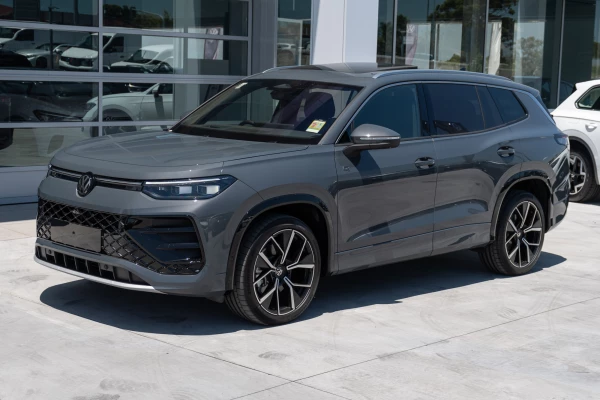 2025 Volkswagen Tayron R4 195TSI R-Line SUV Image 3