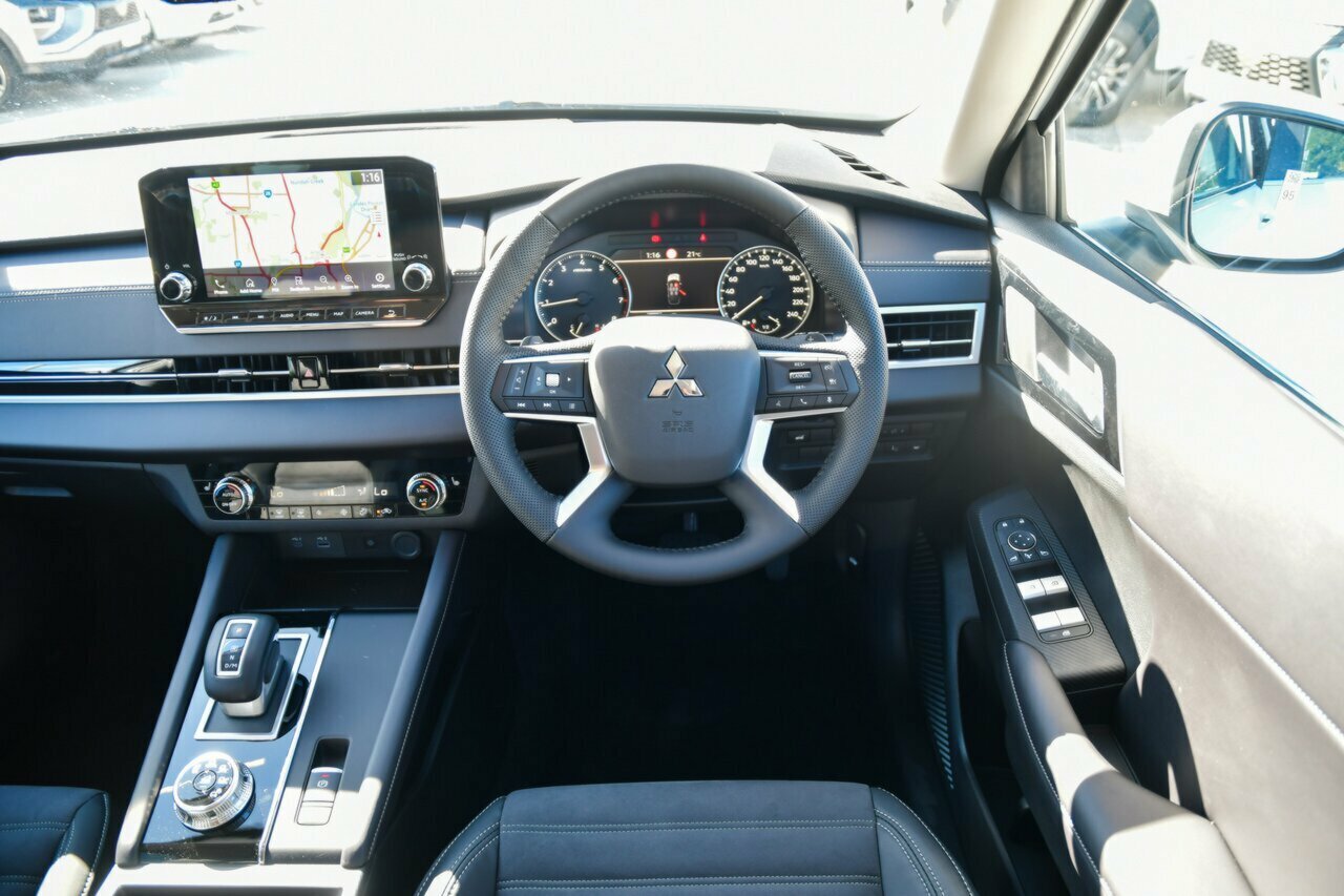2023 Mitsubishi Outlander ZM Aspire 2WD SUV Image 11