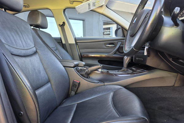 2011 BMW 3 Series E90 320i M Sport Sedan Image 21
