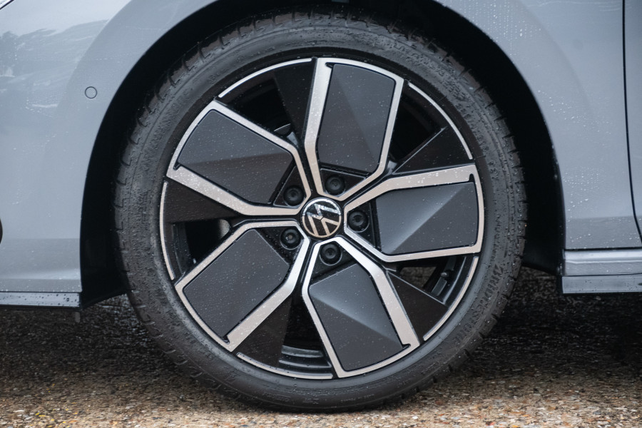 2025 Volkswagen Golf 8.5 110TSI R-Line Hatch Image 23