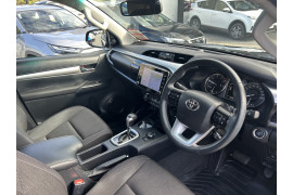 2024 Toyota Hilux Sr5 Td Dc 2.8Dmht Ute