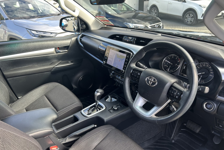 2024 Toyota Hilux Sr5 Td Dc 2.8Dmht Ute Image 8