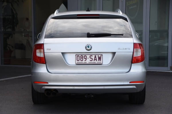 2011 Skoda Superb 3T MY11 Ambition Wagon Image 4