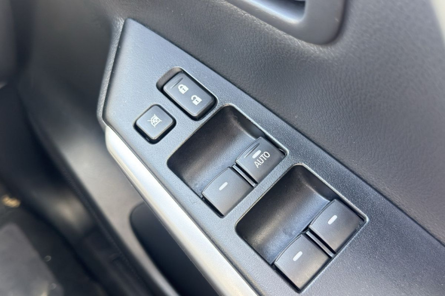 2017 Mitsubishi Pajero Sport QE Exceed SUV Image 6