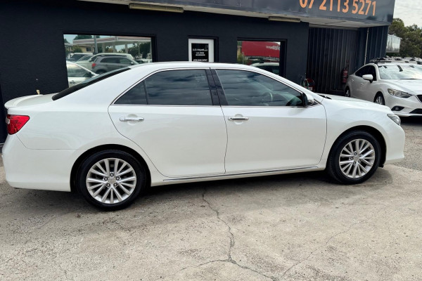 2017 Toyota Aurion GSV50R Presara Sedan Image 5