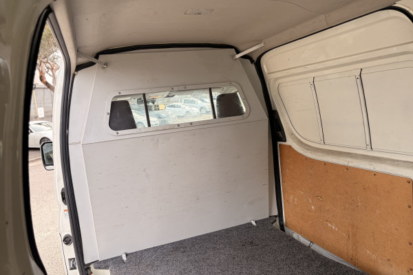 2021 Toyota HiAce GDH300R  Crew Van Image 10