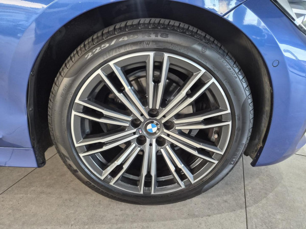 2019 BMW 3 Series G20 320i M Sport Sedan image 3