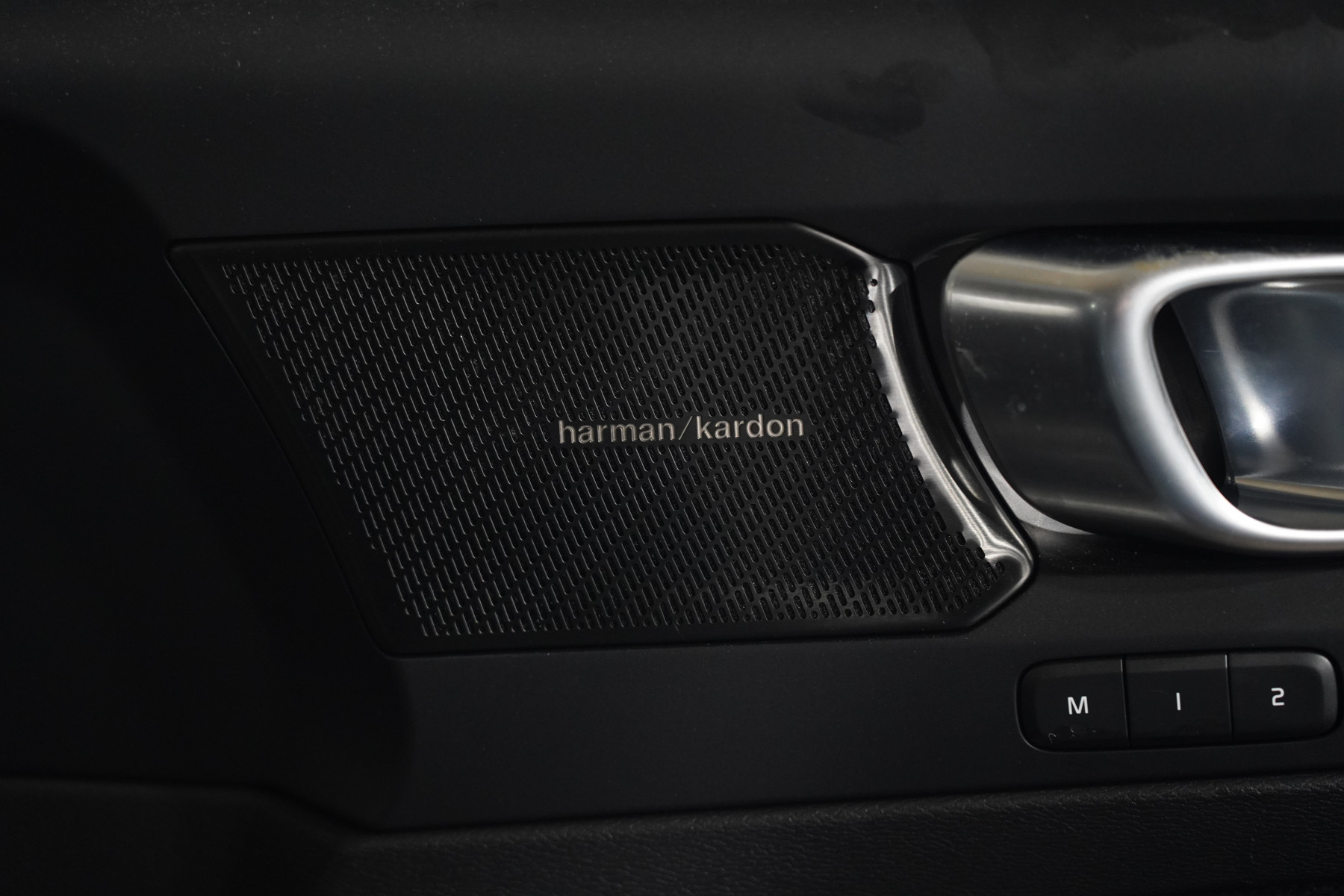 2022 Volvo Xc40 Ultimate B5 Dark Mhev SUV Image 32