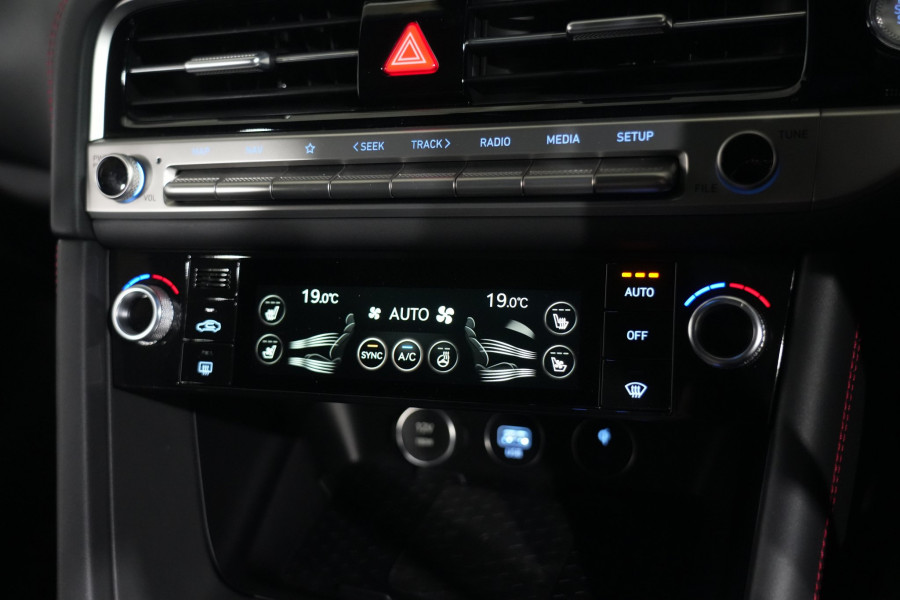 2025 Genesis G70 3.3t Sport Lux Sedan Image 18