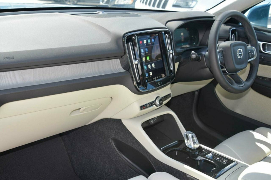 2024 MY25 Volvo XC40 XZ Ultra B4 Bright SUV Image 7