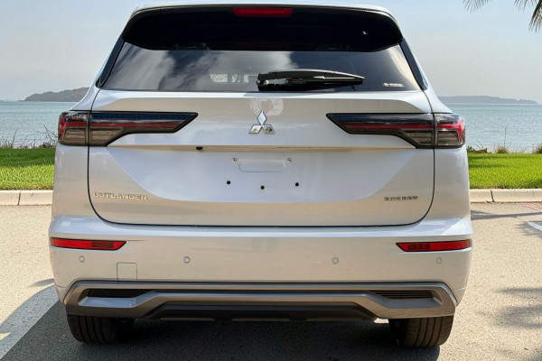2025 Mitsubishi Outlander ZM Exceed SUV Image 6