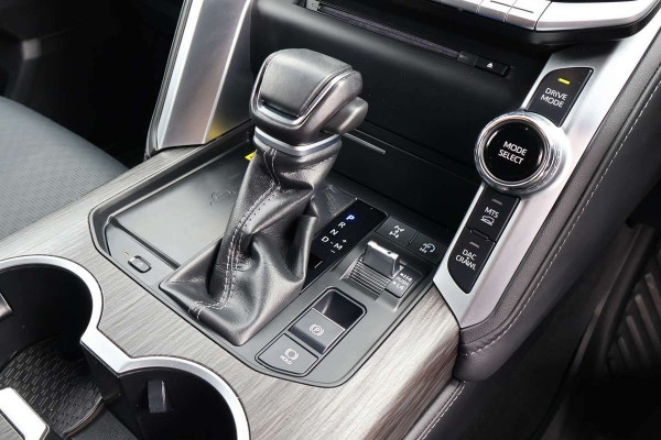 2022 Toyota LandCruiser FJA300R GR Sport SUV Image 16