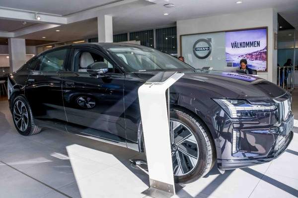 2026 MY27 Volvo ES90  Plus Single Motor Sedan