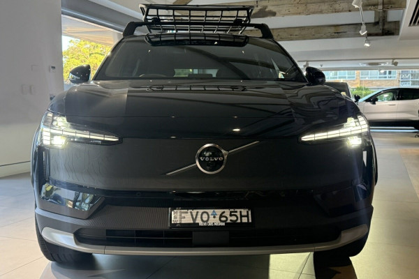 2026 Volvo EX30 Cross Country  Ultra Twin Motor Performance SUV Image 5
