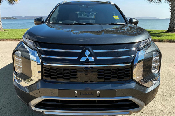 2025 Mitsubishi Outlander ZM Exceed Tourer SUV Image 2