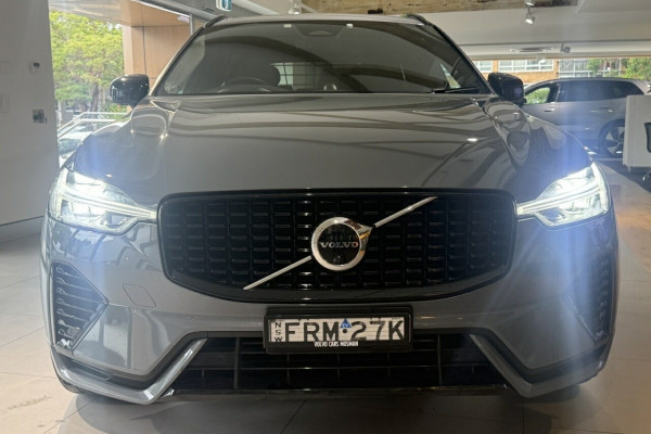 2022 Volvo XC60 UZ Recharge Plug-In Hybrid SUV Image 3