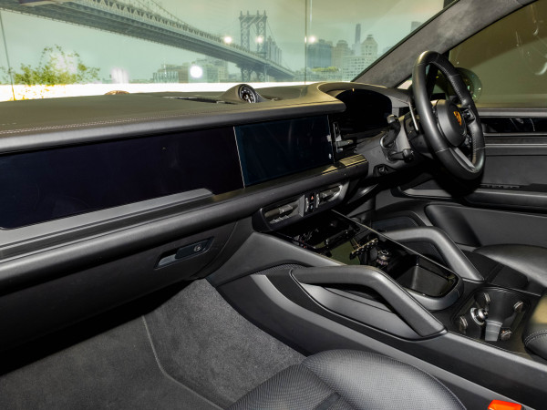 2024 Porsche Cayenne GTS SUV image 9
