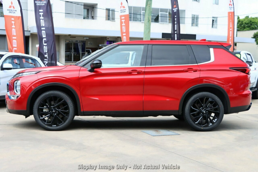 2024 Mitsubishi Outlander ZM Black Edition SUV Image 16