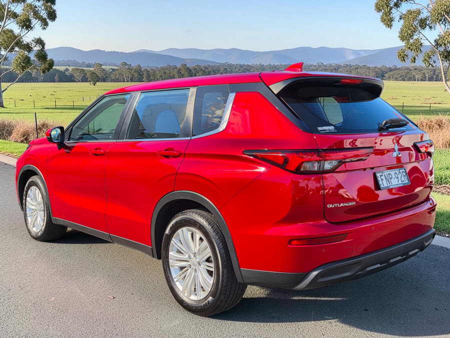 2022 MY22.5 Mitsubishi Outlander ZM ES SUV Image 5