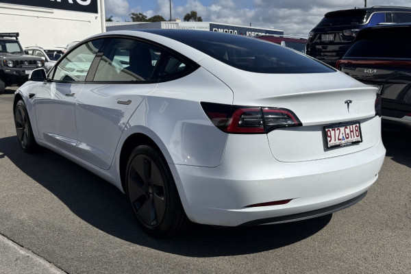 2022 Tesla Model 3  Rear-Wheel Drive Sedan Image 8