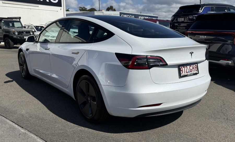 2022 Tesla Model 3  Rear-Wheel Drive Sedan Image 8