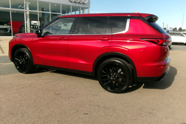 2023 MY24 Mitsubishi Outlander ZM Black Edition SUV Image 7