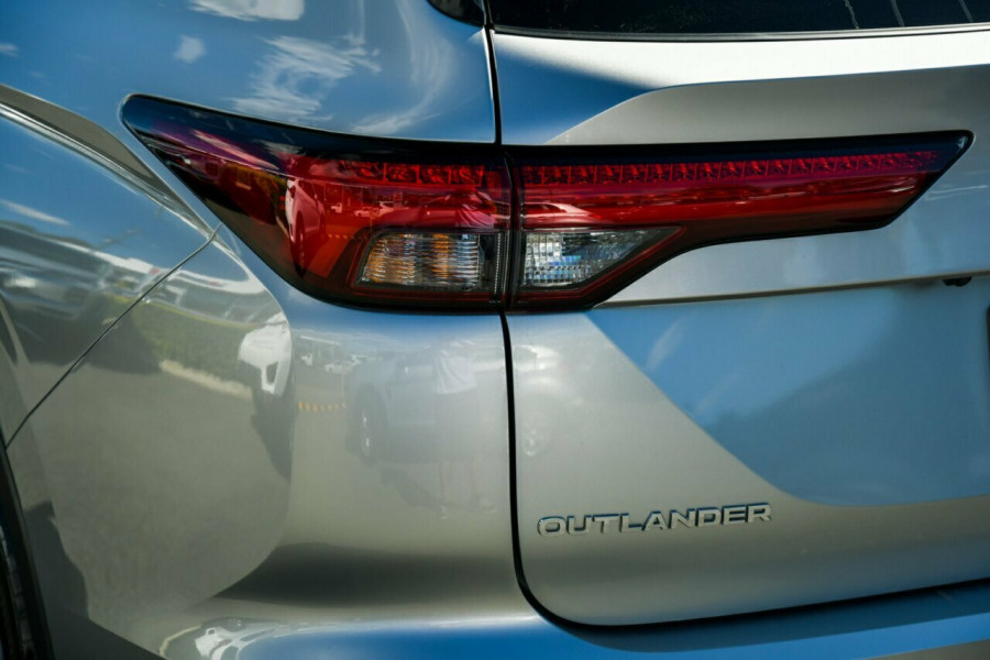 2023 MY24 Mitsubishi Outlander ZM LS SUV Image 8